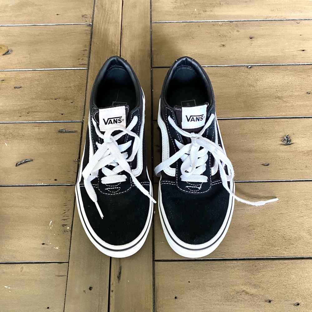 Youth Vans Black and White classic sneakers Size 4